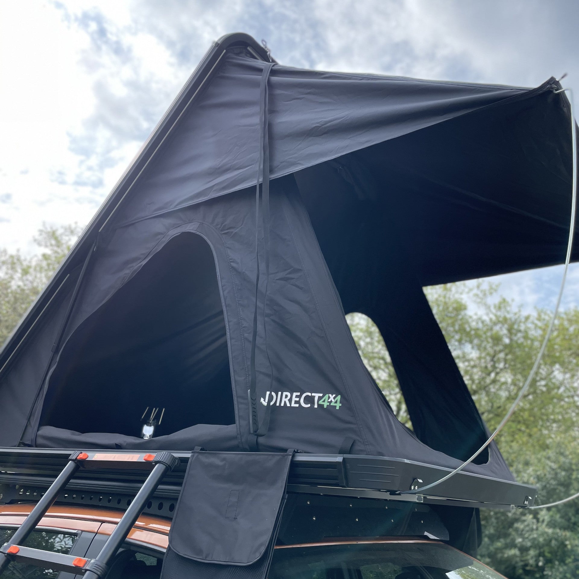 All Black 2 Person Expedition Aluminium Clamshell Roof Top Tent