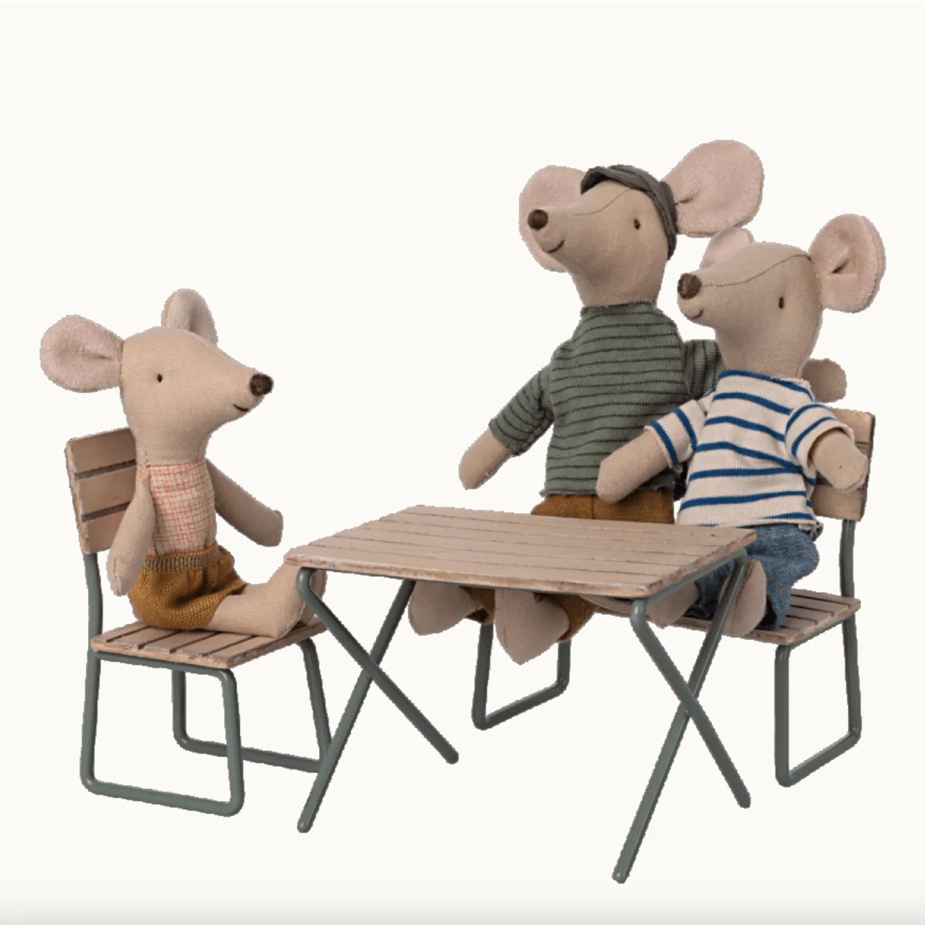 MAILEG MOUSE GARDEN SET TABLE AND CHAIRS